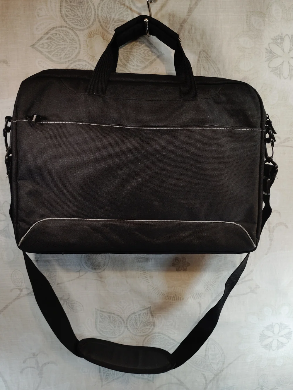 Toshiba Black Laptop /Messenger/  Crossbody Bag - Professional Briefcase